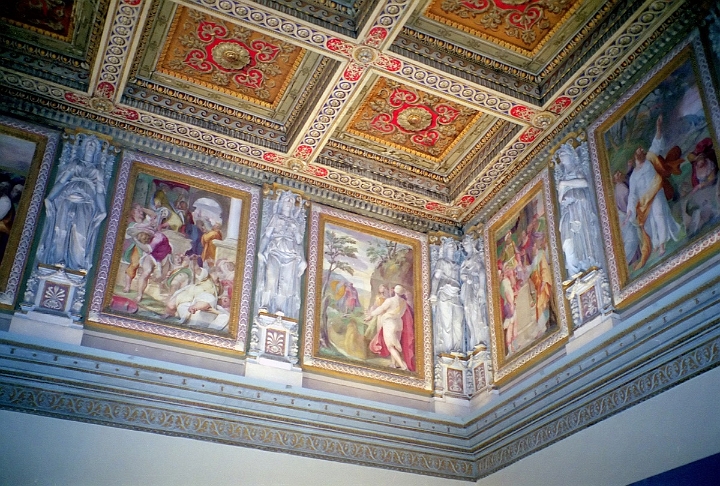 09 Vatican Museum - ceiling.jpg